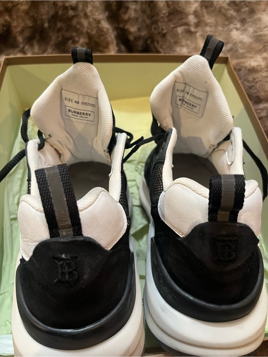 Burberry Box Label with Black and White Sneaker Graphic (make it best offer) main image 8